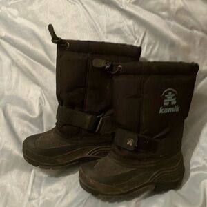 Kamik size 13 little boy snow boots
